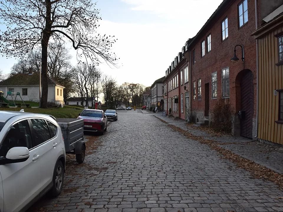 Gamlebyen i Fredrikstad – historisk brosteinsgate i festningsbyen