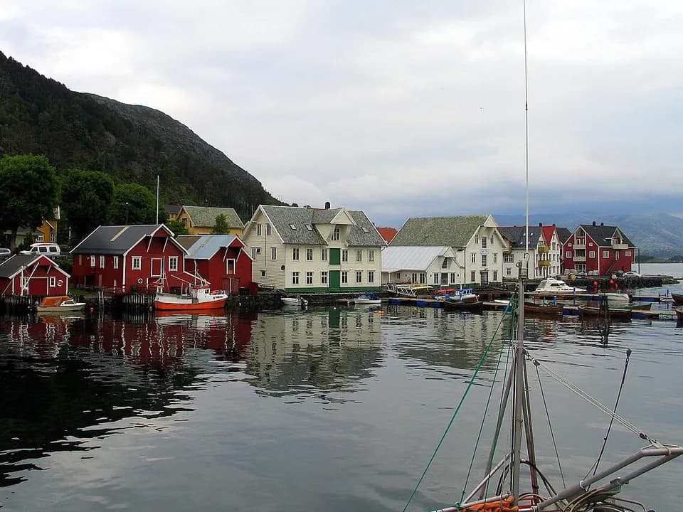 Kalvåg – fargerikt fiskevær i Bremanger