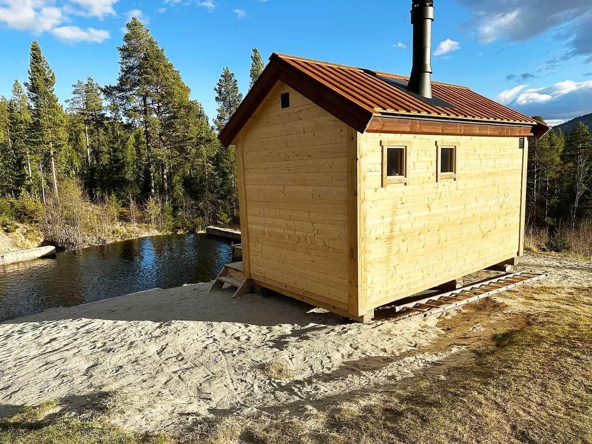Vedfyrt badstue ved Kvennbekken på Kattmoen, Alvdal Badstuelaug