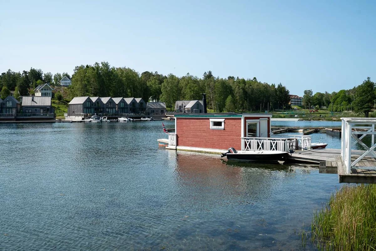 Flytende badstue ved havna på Hankø Hotell & Spa i Fredrikstad