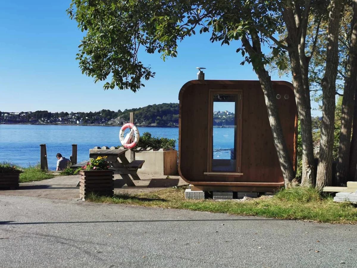 Rast Sauna Sandvigå i Sandnes, vedfyrt badstue ved sjøen med utsikt over fjorden
