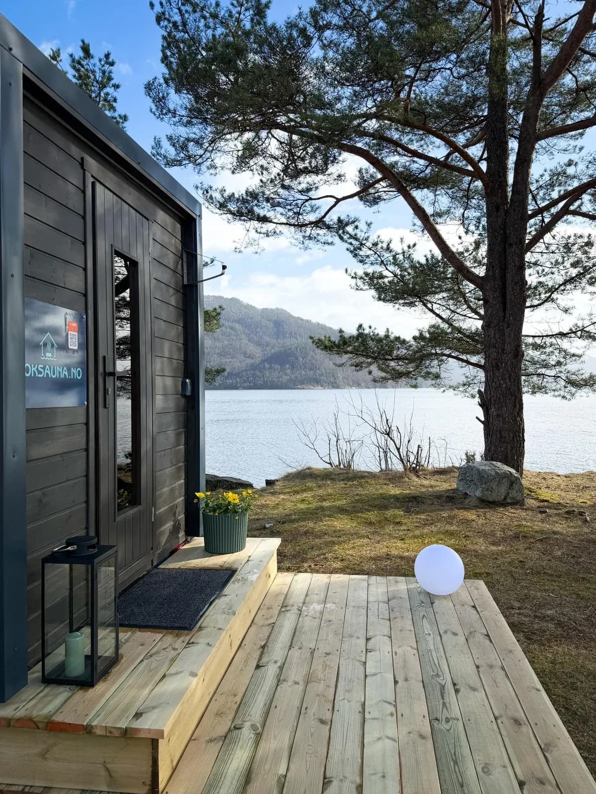 BookSauna Luna badstue med terrasse og fjordutsikt i Saudasjøen