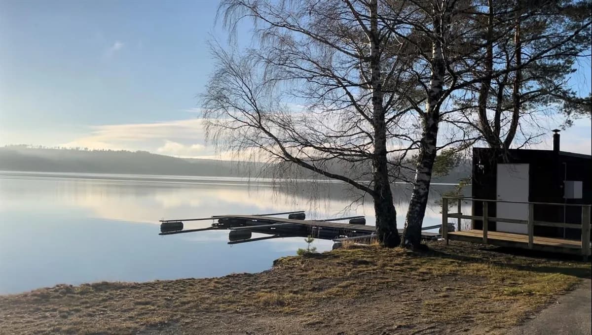 Sandstangen Badstue med utsikt over Øyeren Badstue ved Øyeren på Sandstangen i Trøgstad med utsikt over vannet